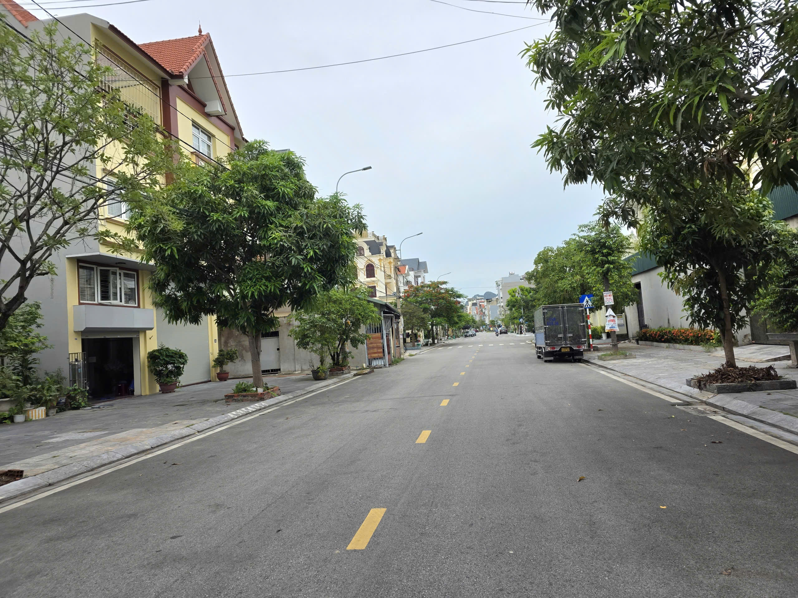 Tuyến phố Nguyễn Thượng Hiền