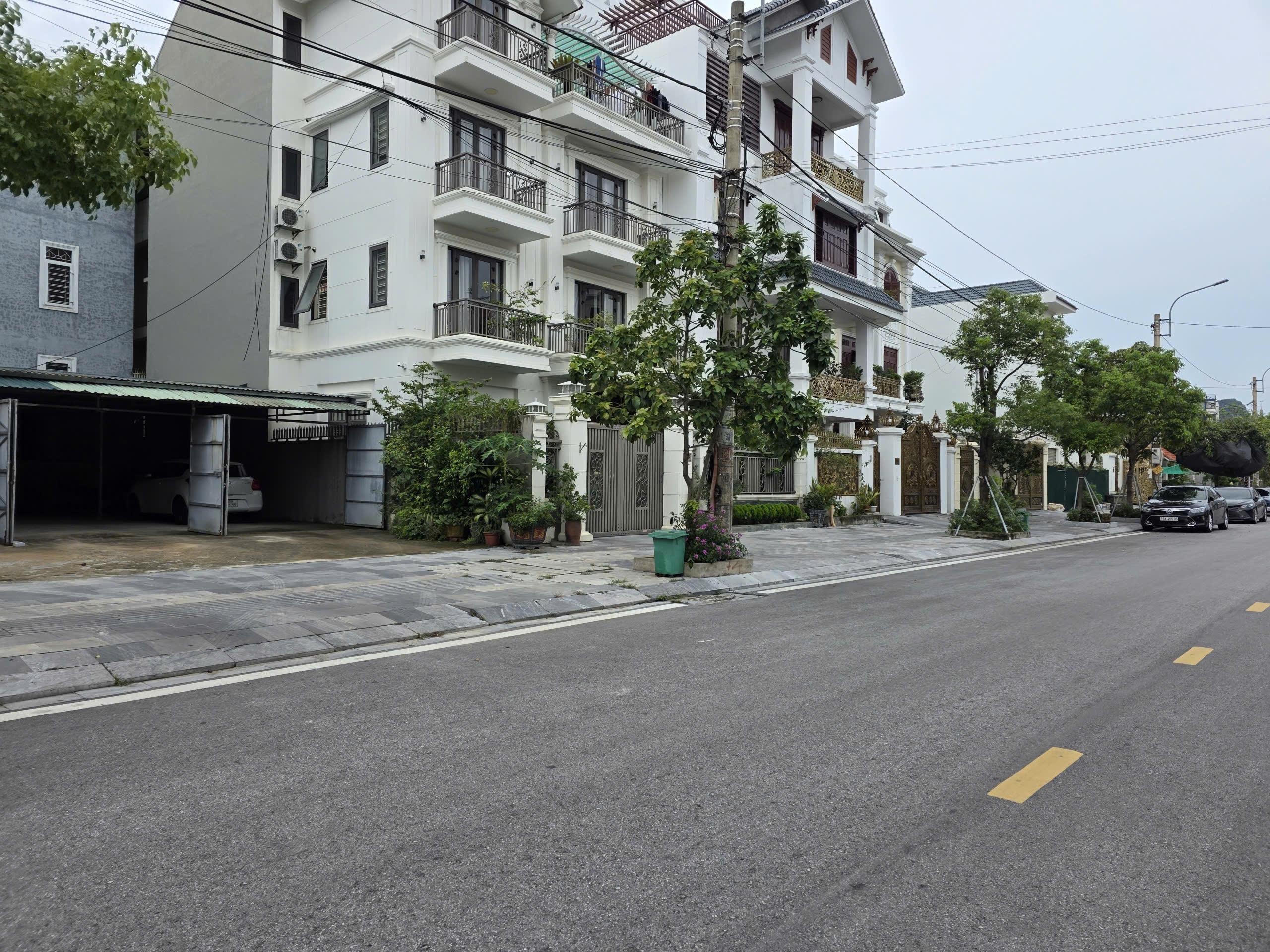 Tuyến phố Nguyễn Thượng Hiền