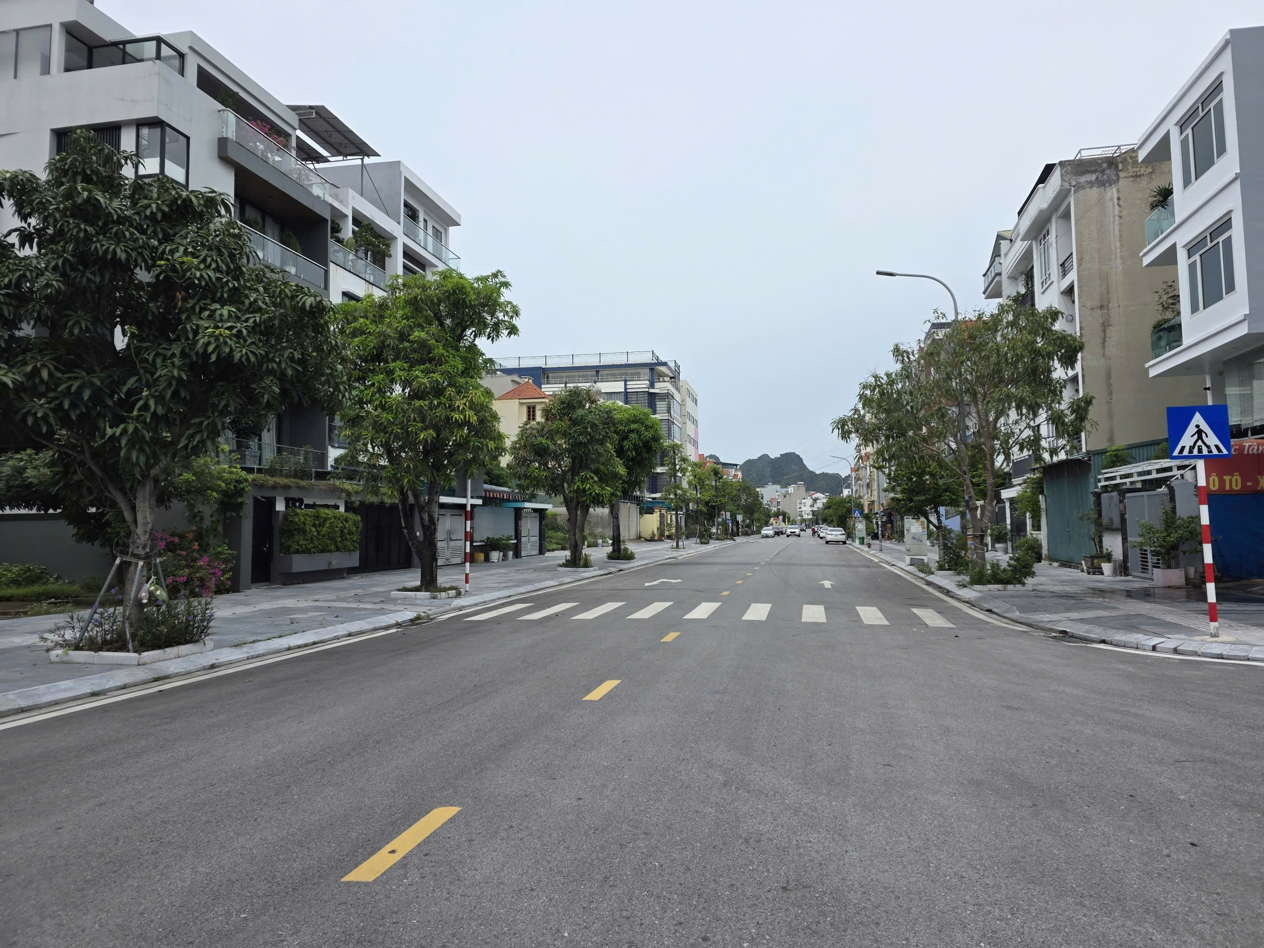 Tuyến phố Nguyễn Thượng Hiền