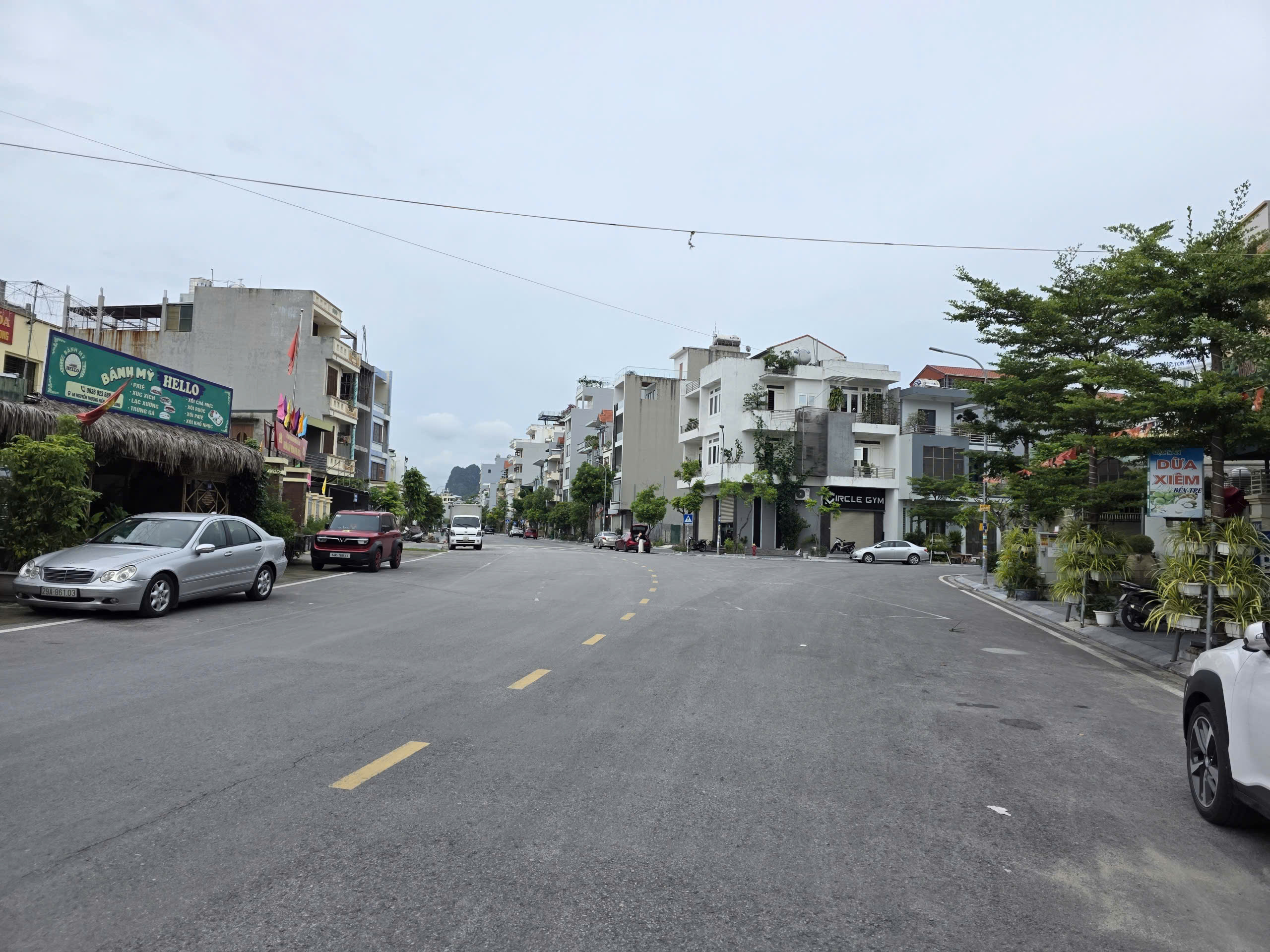Tuyến phố Nguyễn Thượng Hiền