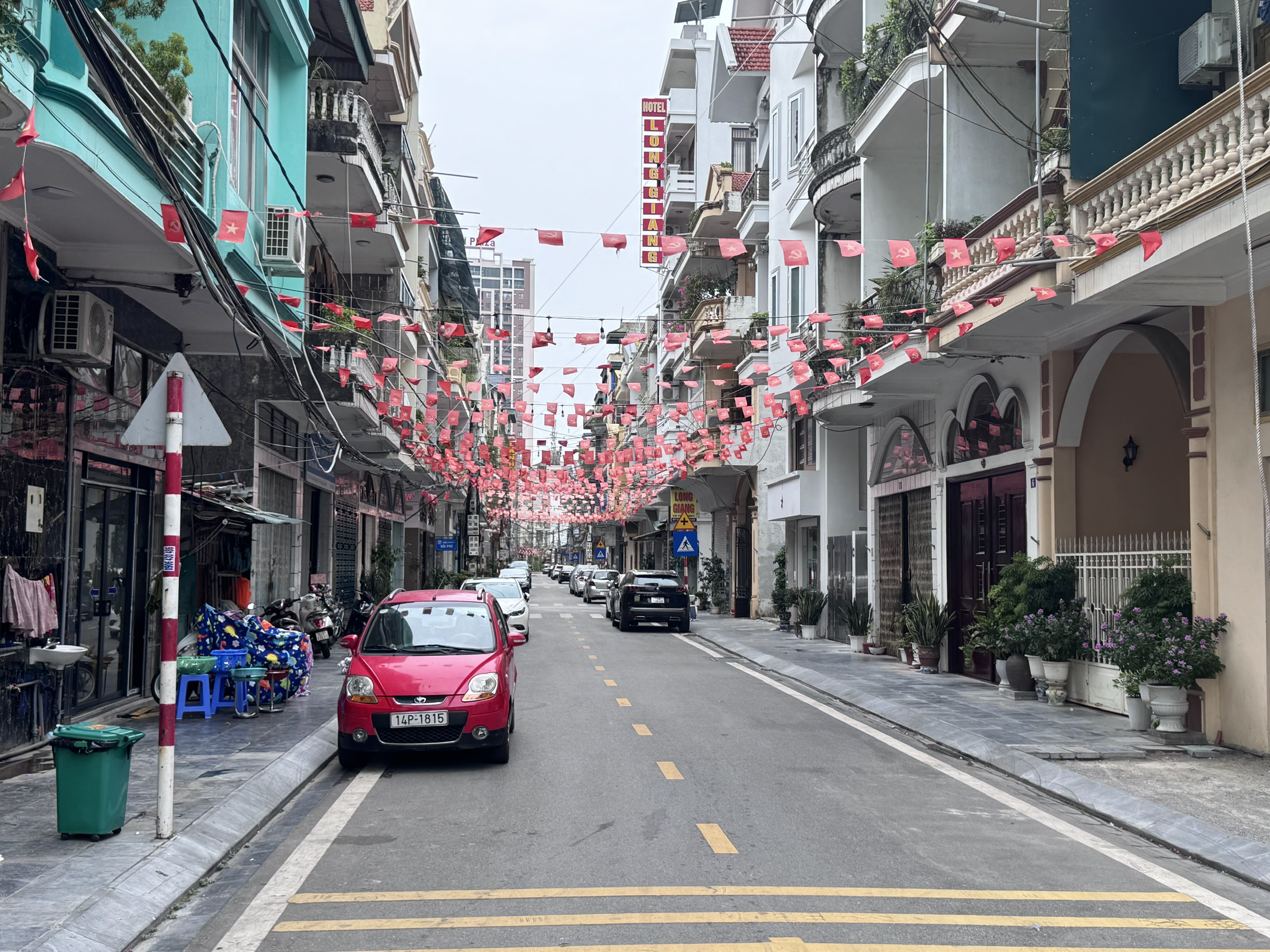 Tuyến phố Lương Khánh Thiện 