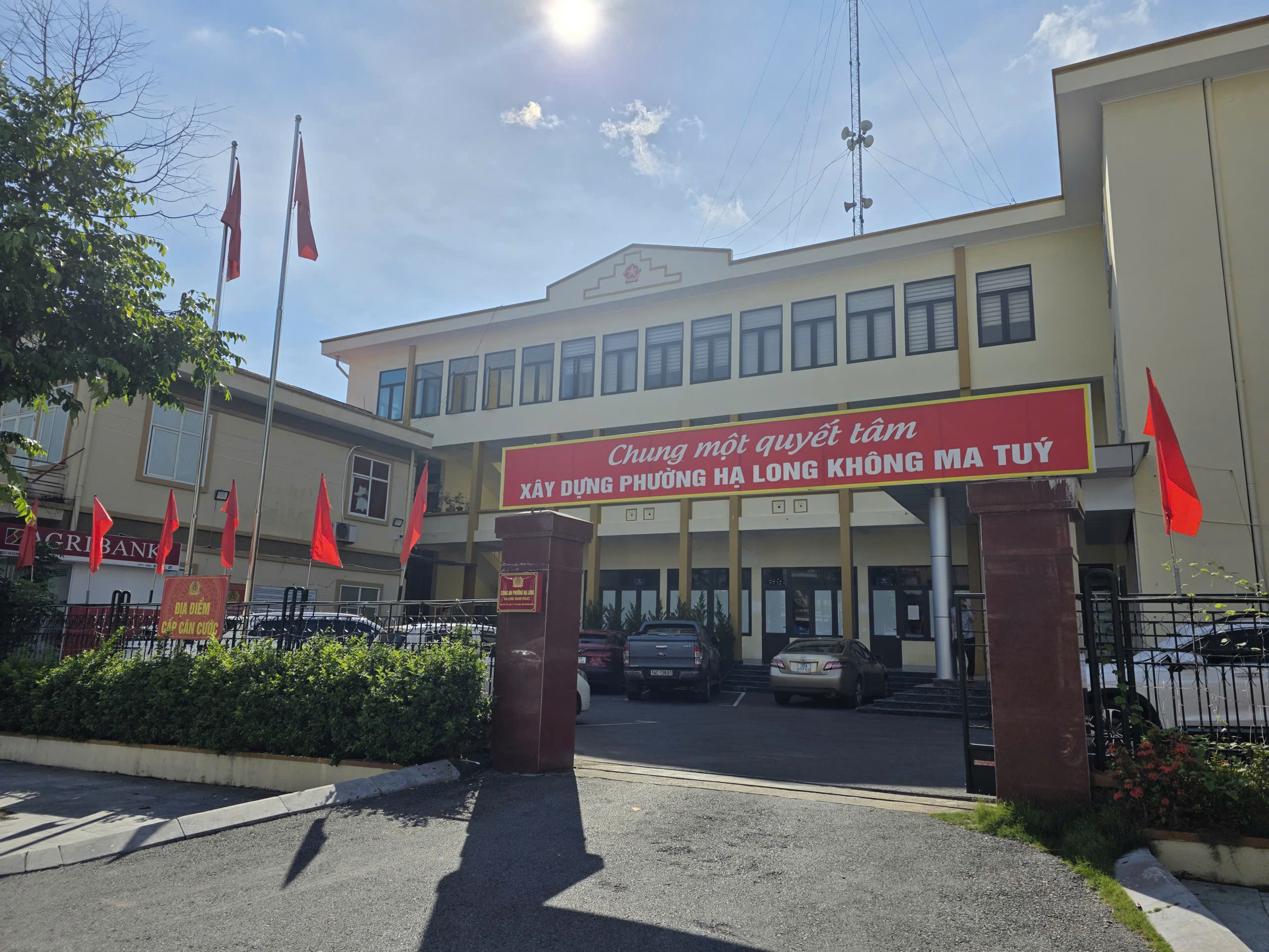 Trụ sở Công an phường Hạ Long
