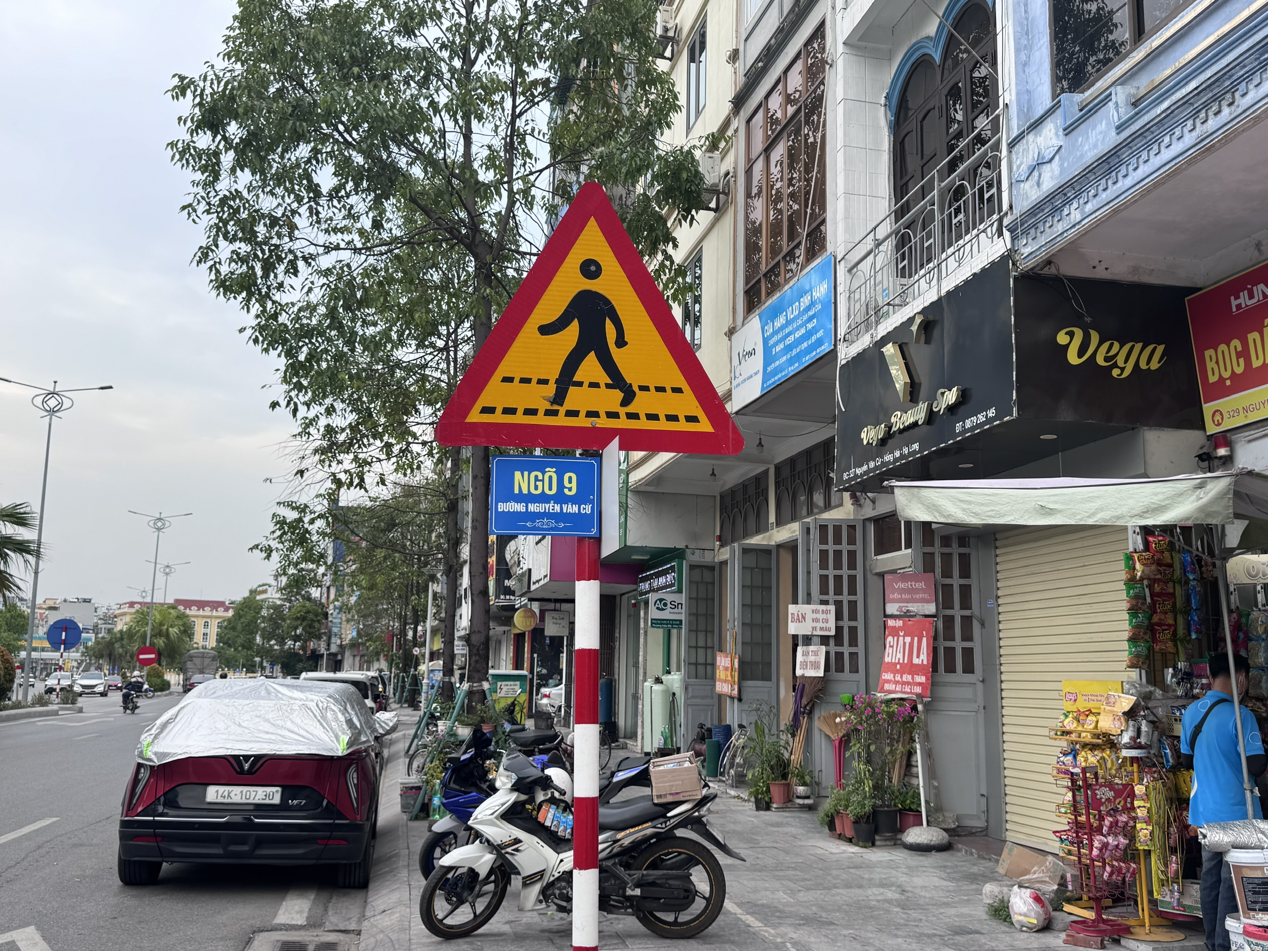 Đường ngõ 9 Nguyễn Văn Cừ