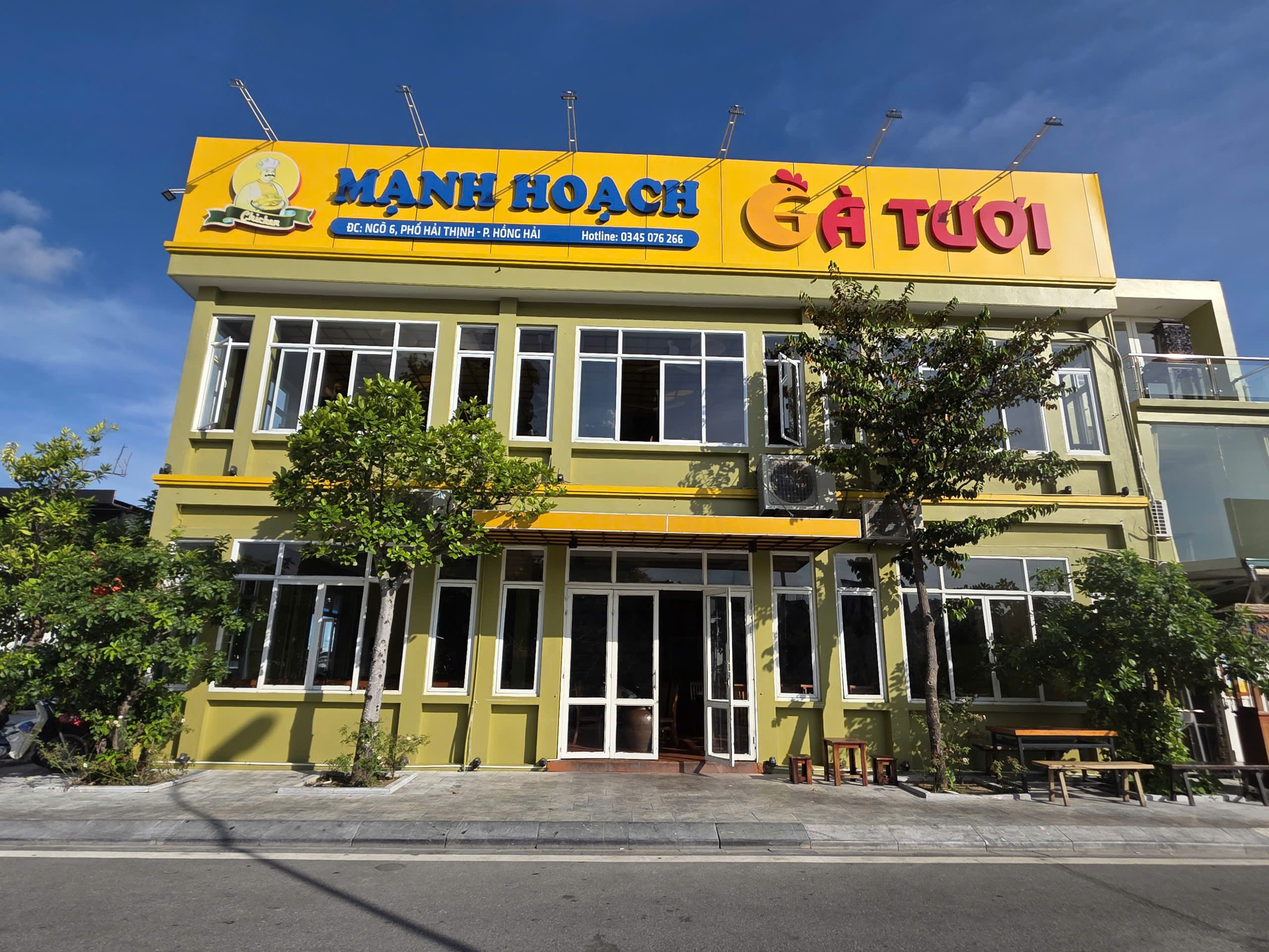 Gà Mạnh Hoạch